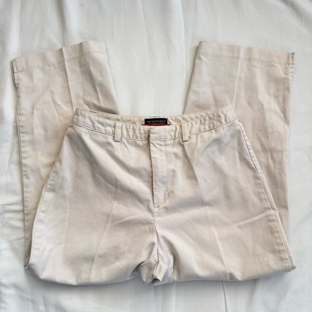 Dockers Cream Chinos Relaxed Fit - Picture 2 of 12